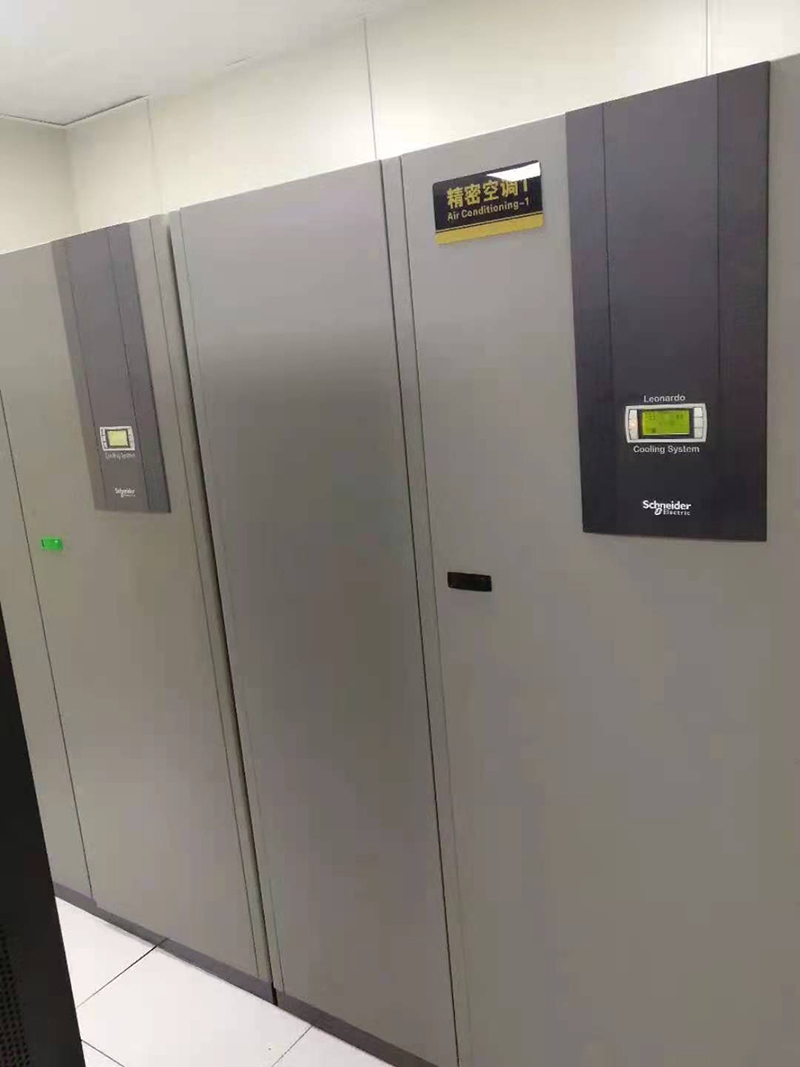 孝感某研究院-施耐德雷納多系列精密空調(diào)